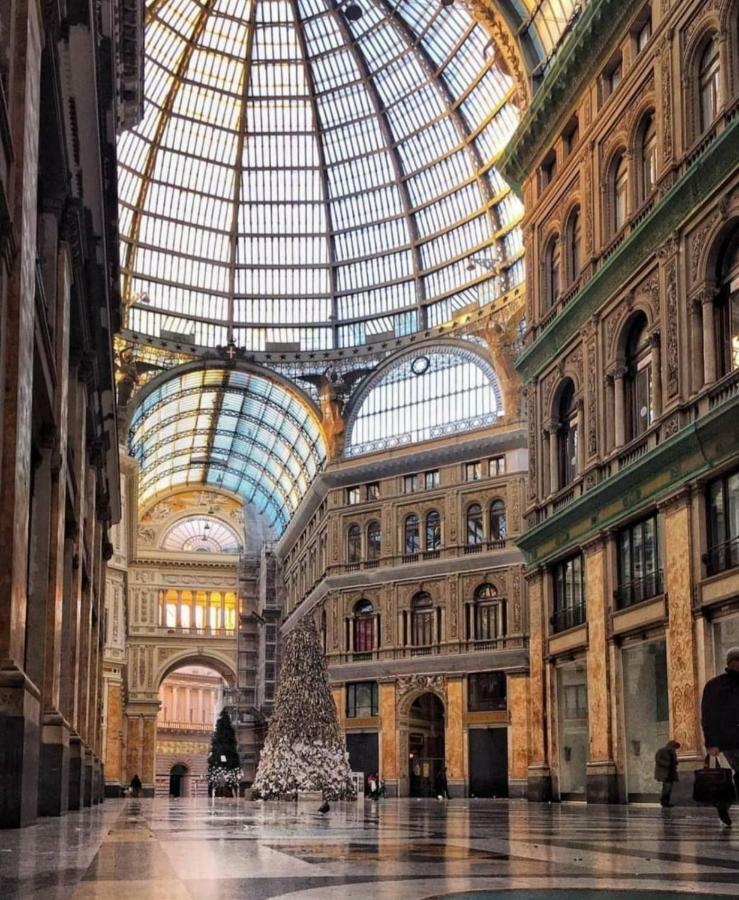 شقة Napoli A Chiaia المظهر الخارجي الصورة