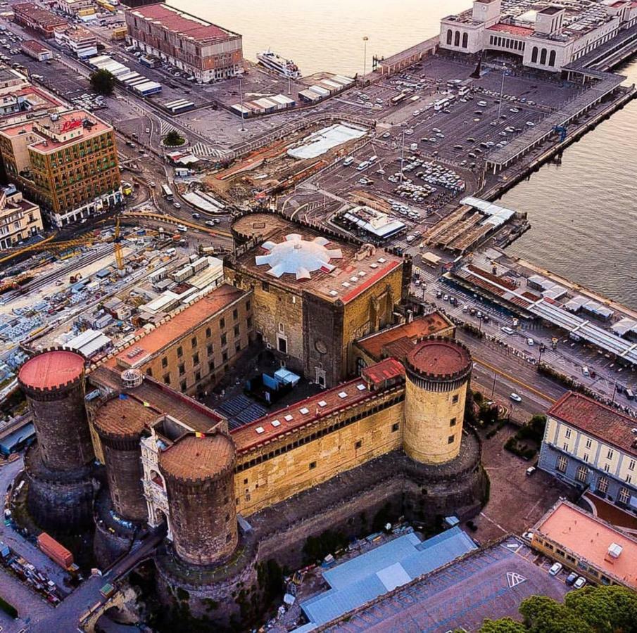 شقة Napoli A Chiaia المظهر الخارجي الصورة