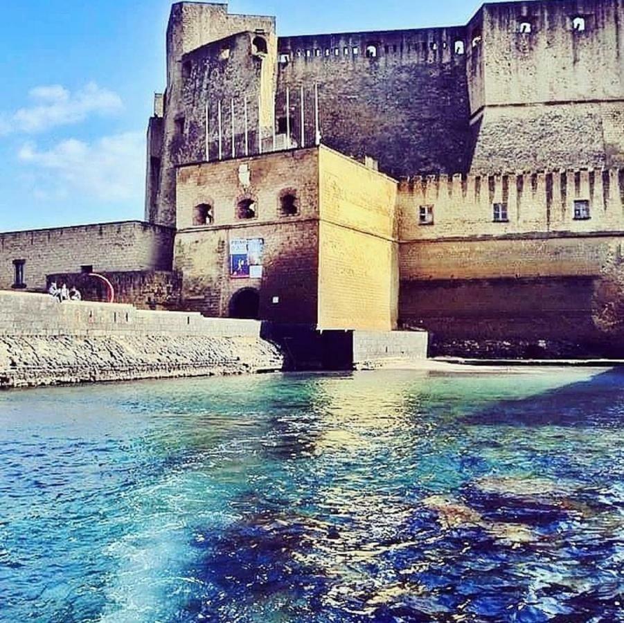 شقة Napoli A Chiaia المظهر الخارجي الصورة