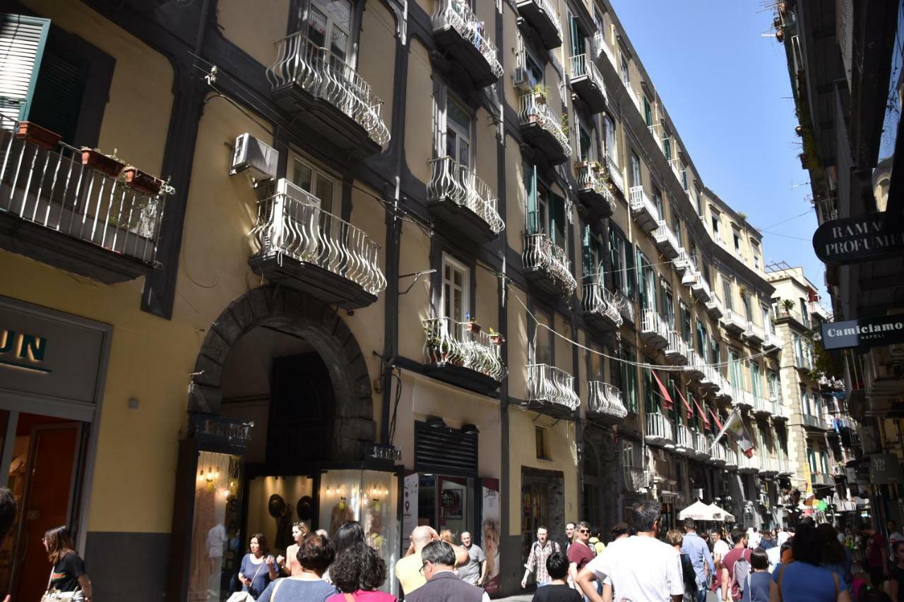 شقة Napoli A Chiaia المظهر الخارجي الصورة